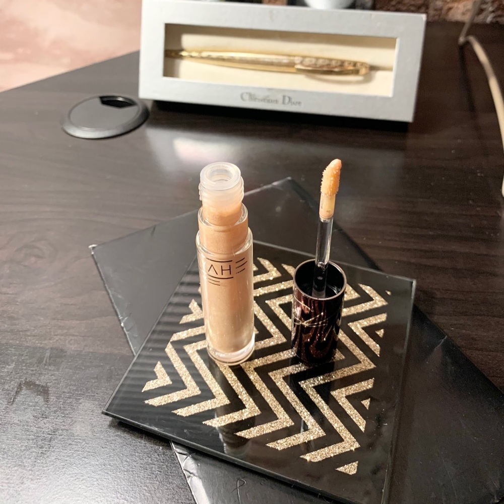 MAC LIP GLOSS